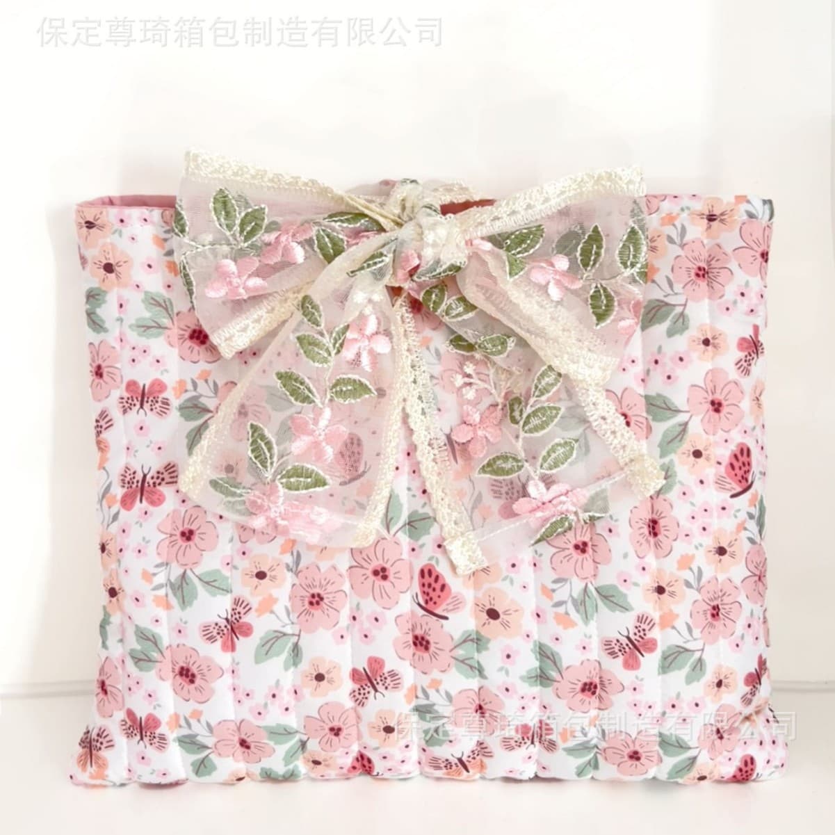 New lace floral cosmetic bag, large capacity floral fabric storage bag, clutch bag, fresh floral quilted bag