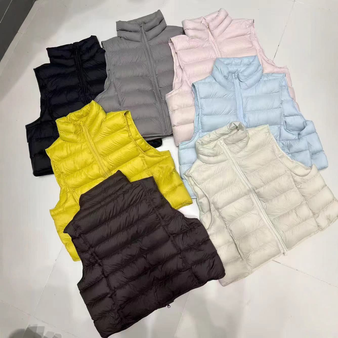New Fall/Winter 90% White Duck Down Ribbed Vest 2025 Stand Collar Puffy Warm Quilted Outerwear Vest
