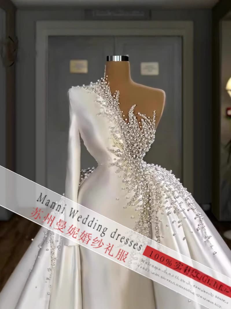 2025 New Foreign Trade Wedding Dress Wholesale European and American Cross-border Bride Satin Long Sleeve Detachable Wedding Gown