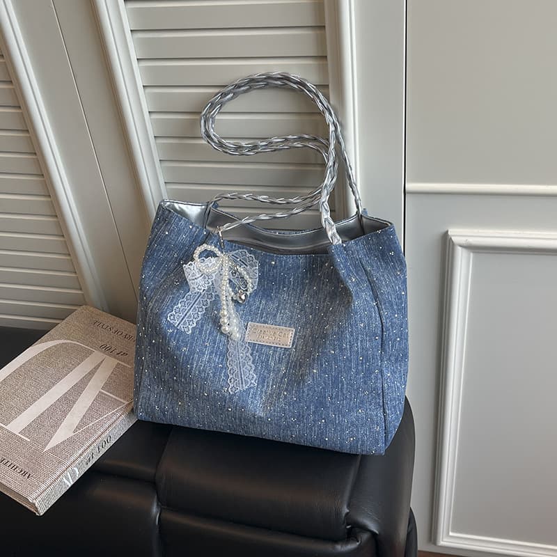 Large-capacity bag for women 2026 new pearl chain denim shoulder bag college student class commuting tote bag