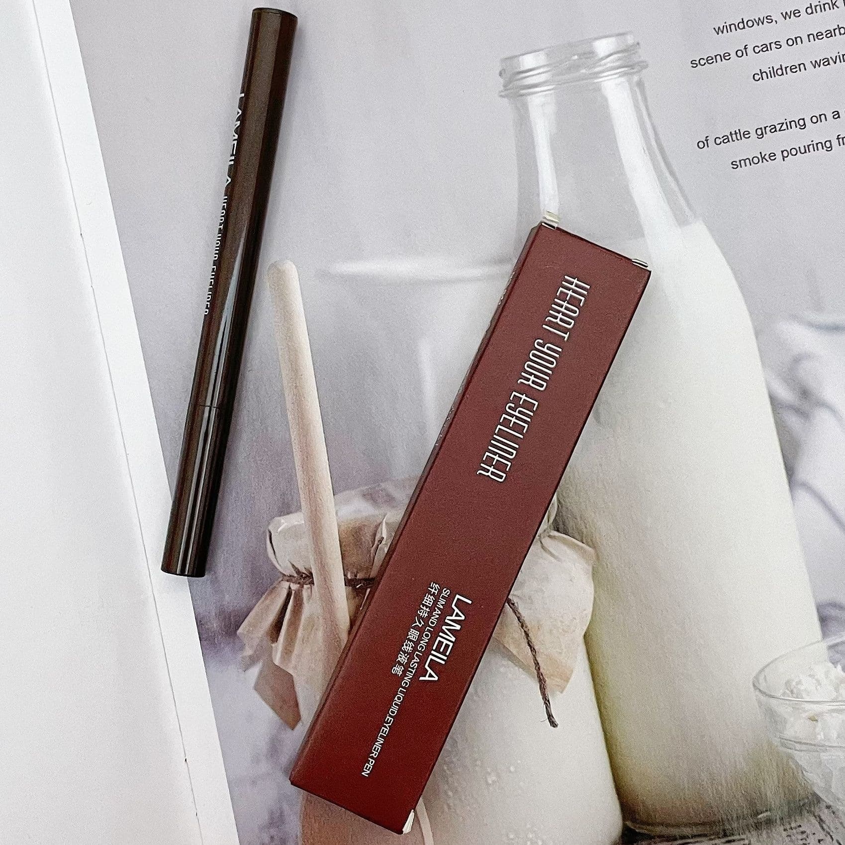 Waterproof and sweat-proof eyeliner pen, long-lasting, smudge-proof, quick-drying, smooth application, fine tip for beginners, ultra-fine liquid eyeliner pen