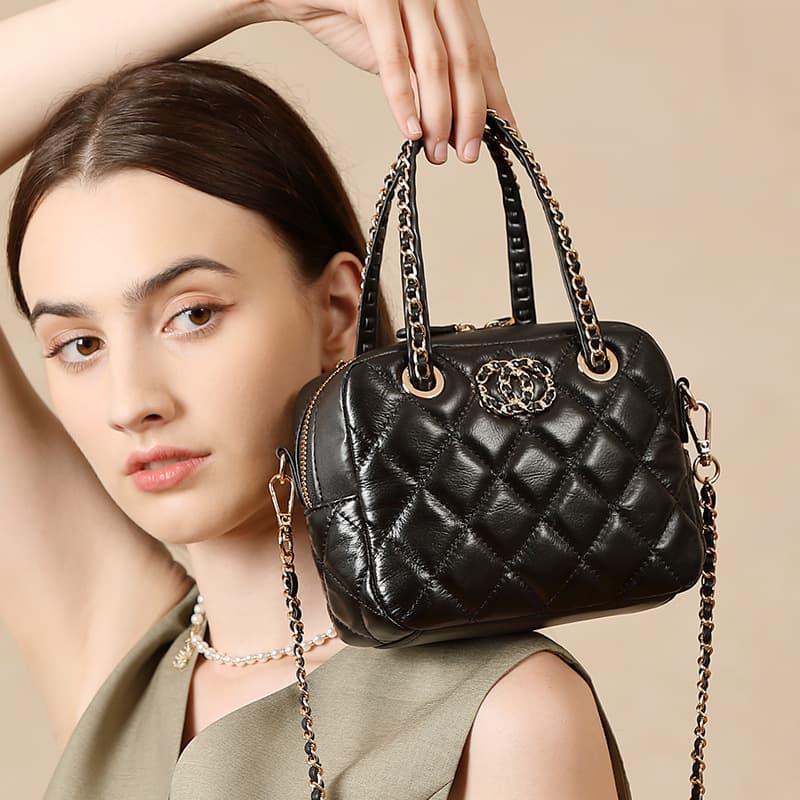 Genuine Leather Chanel-Style Quilted Bag, Handheld Camera Bag, High-Grade Top Layer Genuine Leather Quilted Chain Bowling Bag, Crossbody Bag