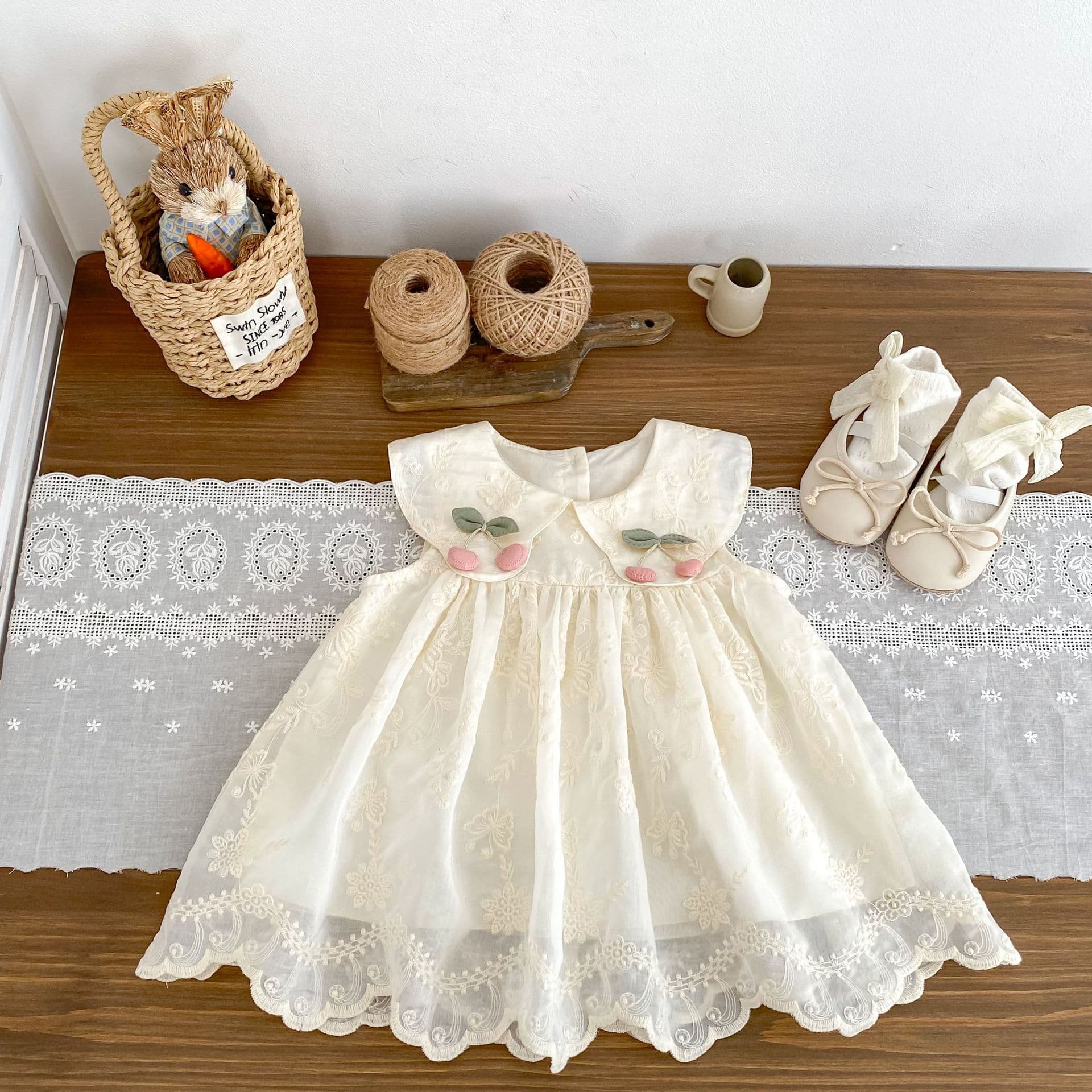 Sweet summer baby girl's new sleeveless doll collar dress princess cherry cake dress one-year-old dress