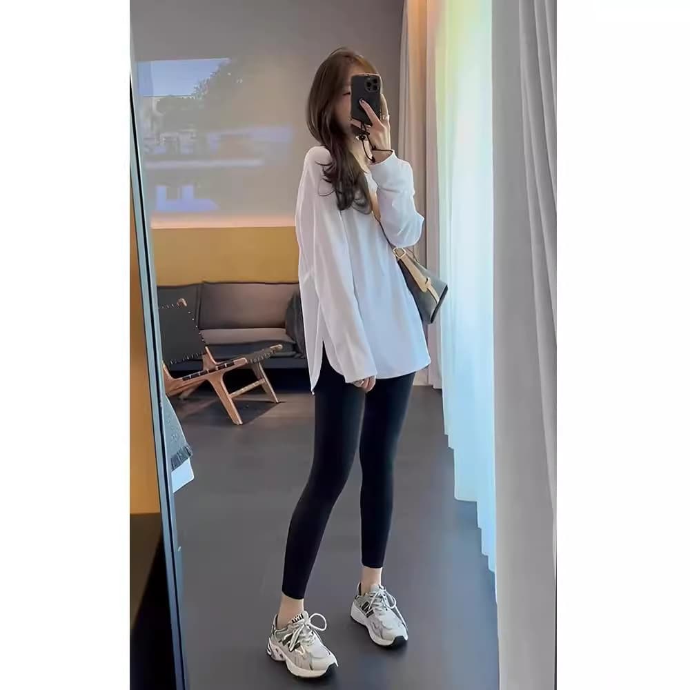White Mid-Length Base Layer Top for Women, Hip-Covering Sweater Inner Layer, Long-Sleeve T-Shirt to Pair with Shark Pants