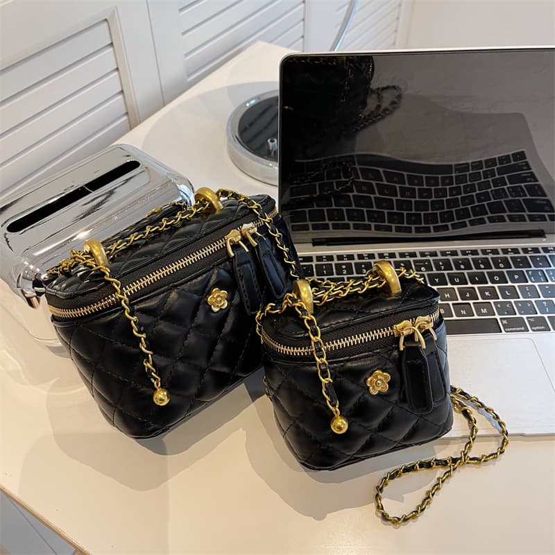 This year's popular chain bag 2025 new box bag women's crossbody bag high-end mini bag single shoulder small square bag