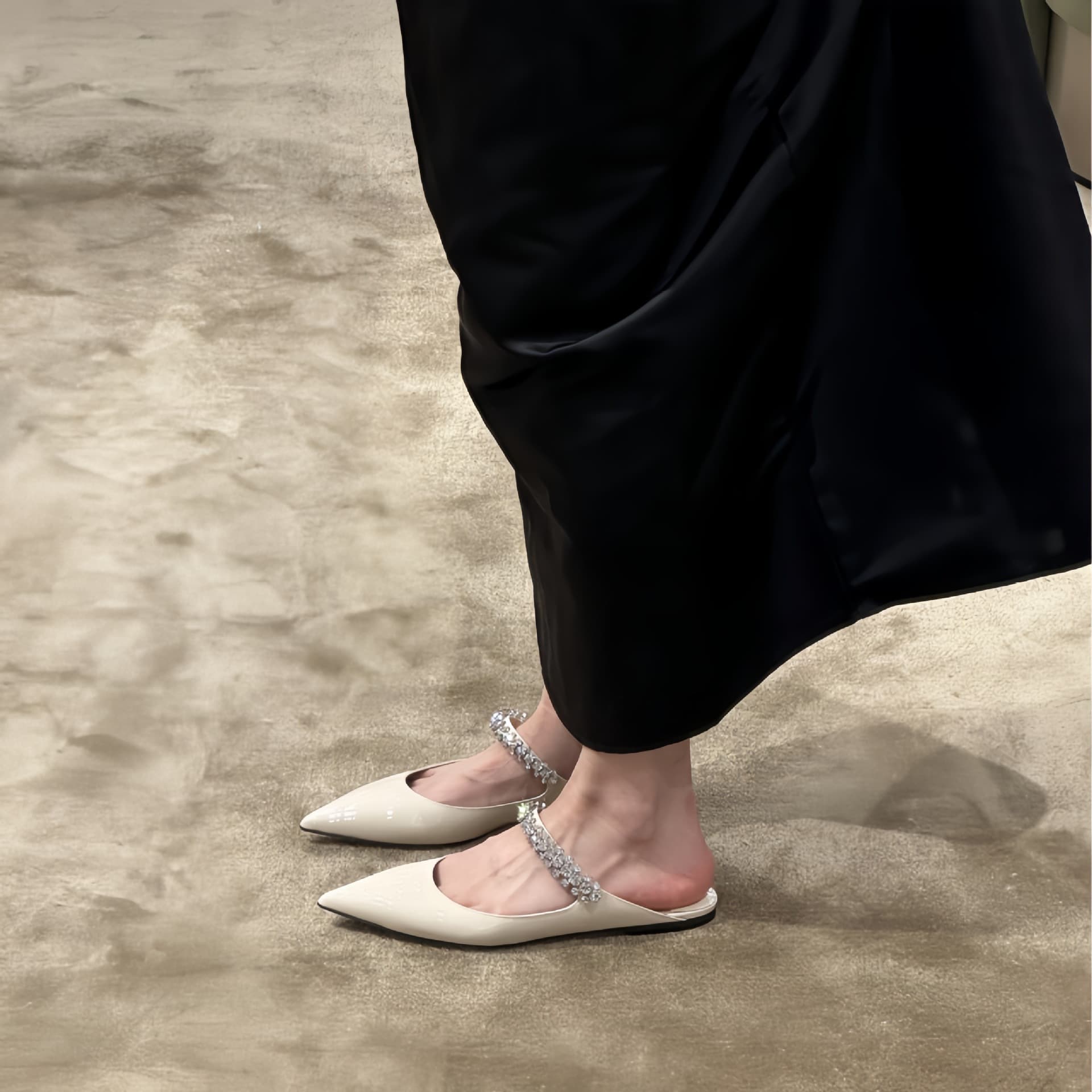 Sheepskin Version~ Summer Wear Real Leather Closed-Toe Flat Half Slippers for Women, High-End French Pointed-Toe Half Mules
