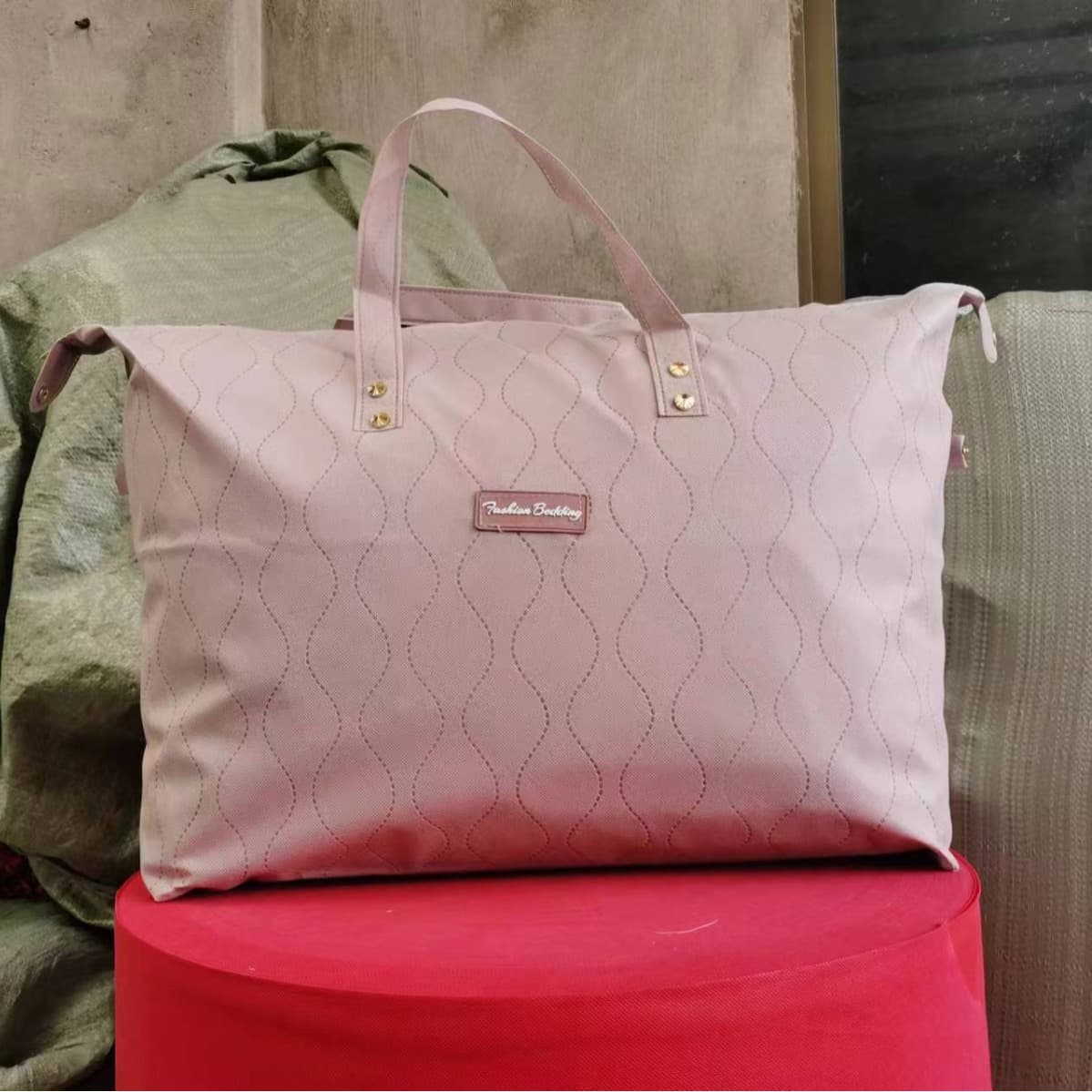 Non-woven embossed packaging bag for wedding quilt, bridal tote bag, four-piece set non-woven bag