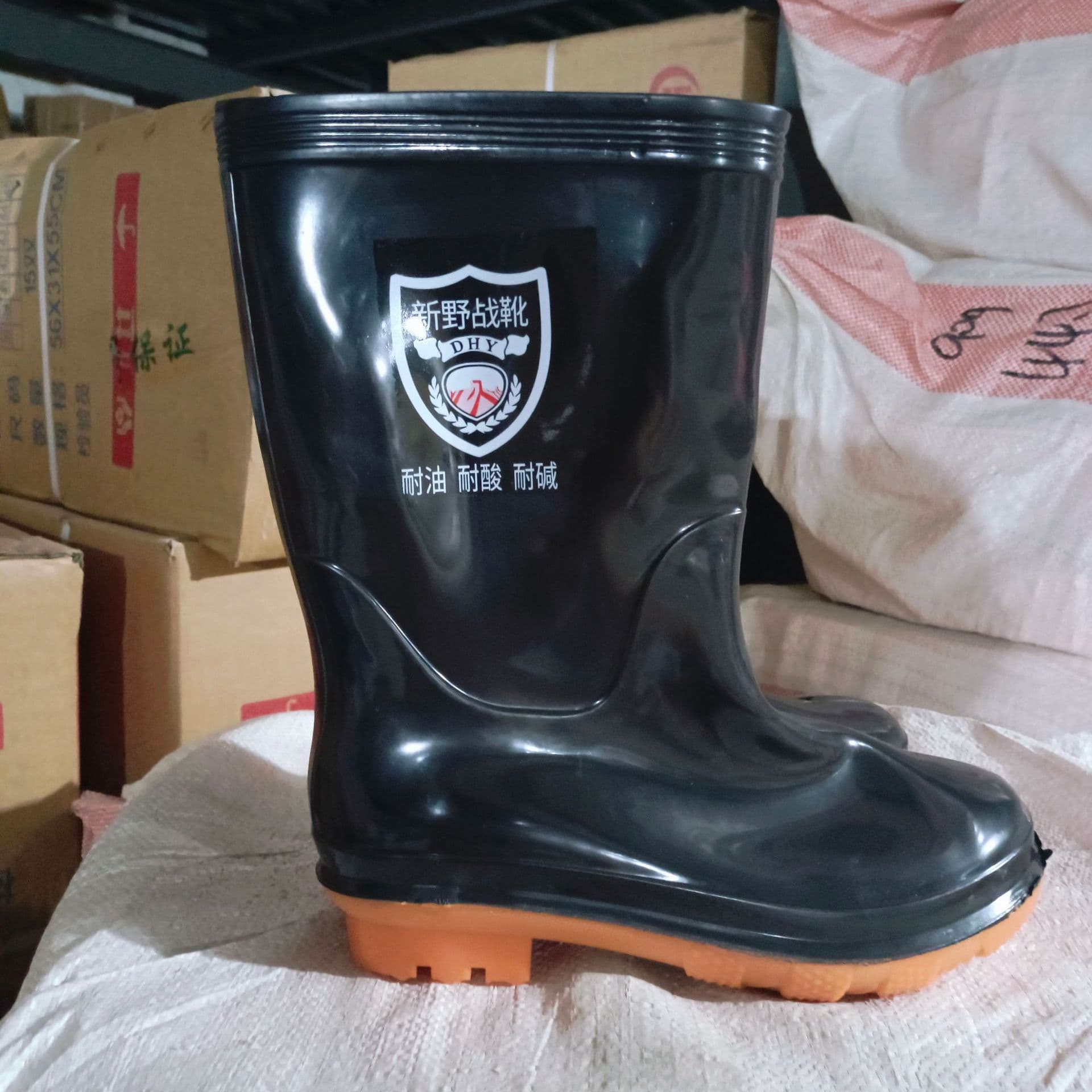 716 mid-calf reinforced rubber sole waterproof rain boots, oil-resistant, acid and alkali-resistant, non-slip rain boots, water shoes, construction site and home rubber shoes