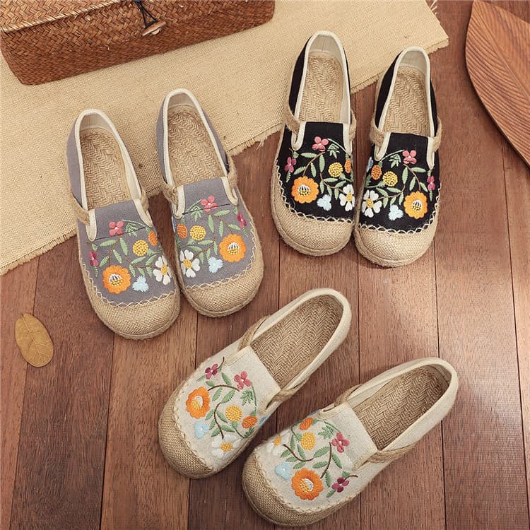 Embroidered Cotton Linen Women's Beijing Old Shoes Breathable Lazy Round Head Flat Heel Comfortable Casual Shoes for Spring Autumn