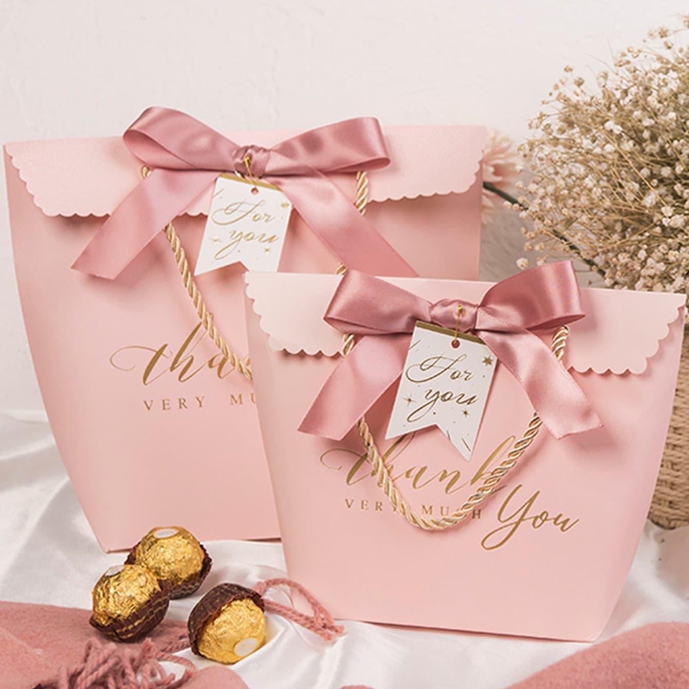 New Wedding Candy Gift Box with Handle and Ribbon Bag Style Wedding Favor Return Gift Candy Box Empty Box Candy Bag