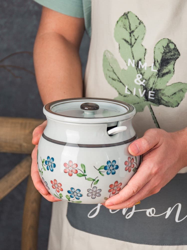 High temperature resistant seasoning box Japanese ceramic oil spicy jar seasoning jar salt jar large lard jar hot free shipping wholesale