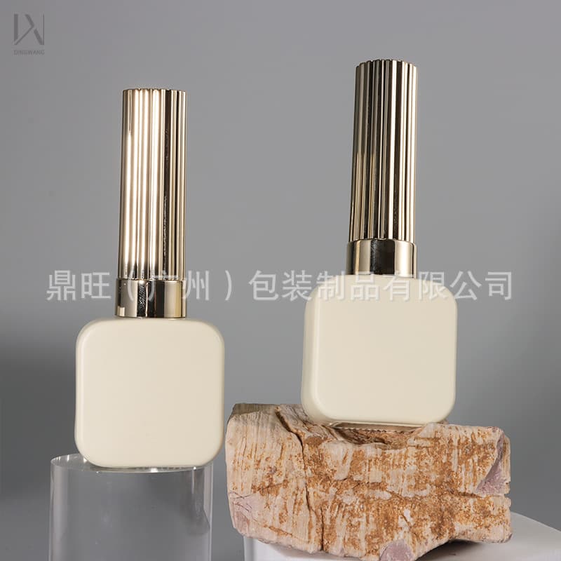 Manufacturer straight hair 12ml nail polish bottle spray light-proof nail polish empty bottle nail polish functional glue bottle