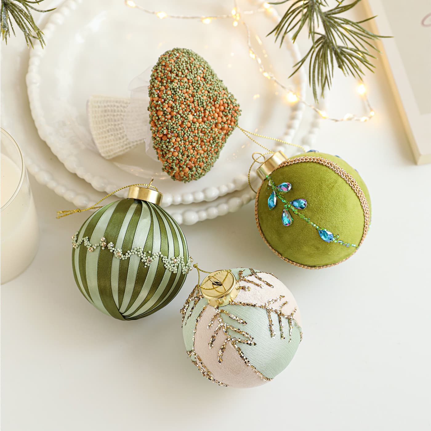 New Cross-Border 8cm Christmas Ball with Fabric and Glitter Powder, Mushroom Foam Hanging Ornament, Christmas Tree Decoration