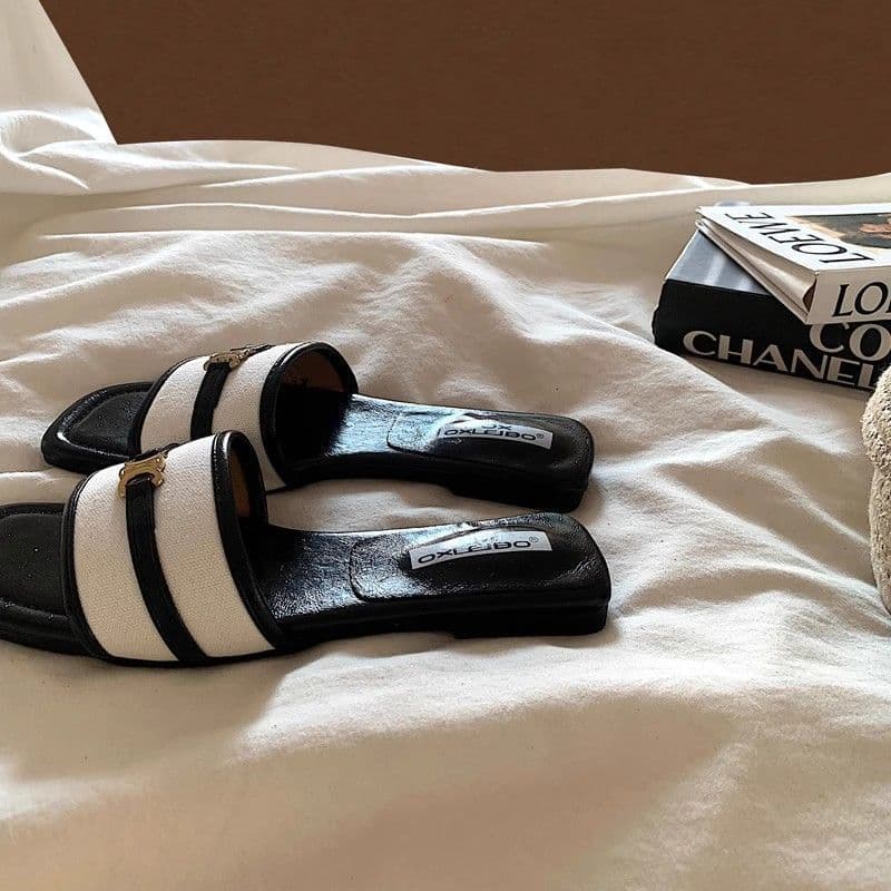 Fashionable and high-end old money style slip-on women's summer outer wear ins French style small fragrance holiday beach half slippers