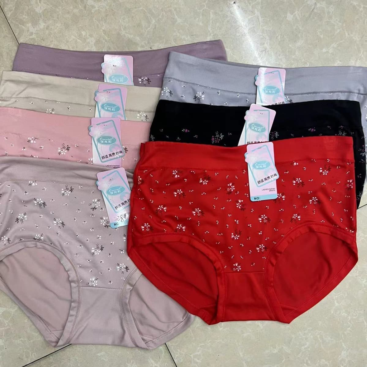 New Women's Plus-Size Underwear, Soft Milk Silk Briefs, Lace Trim, Breathable Wholesale