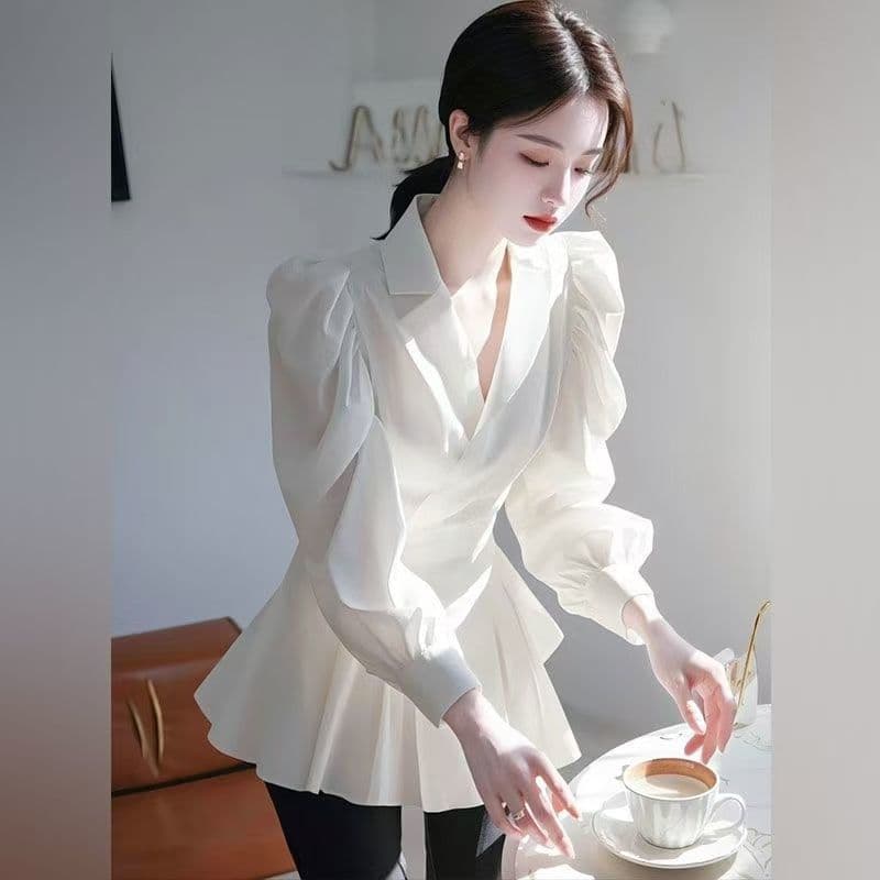 New top waisted unique shirt good-looking spring temperament beautiful French high-end 2025 French light luxury shirt