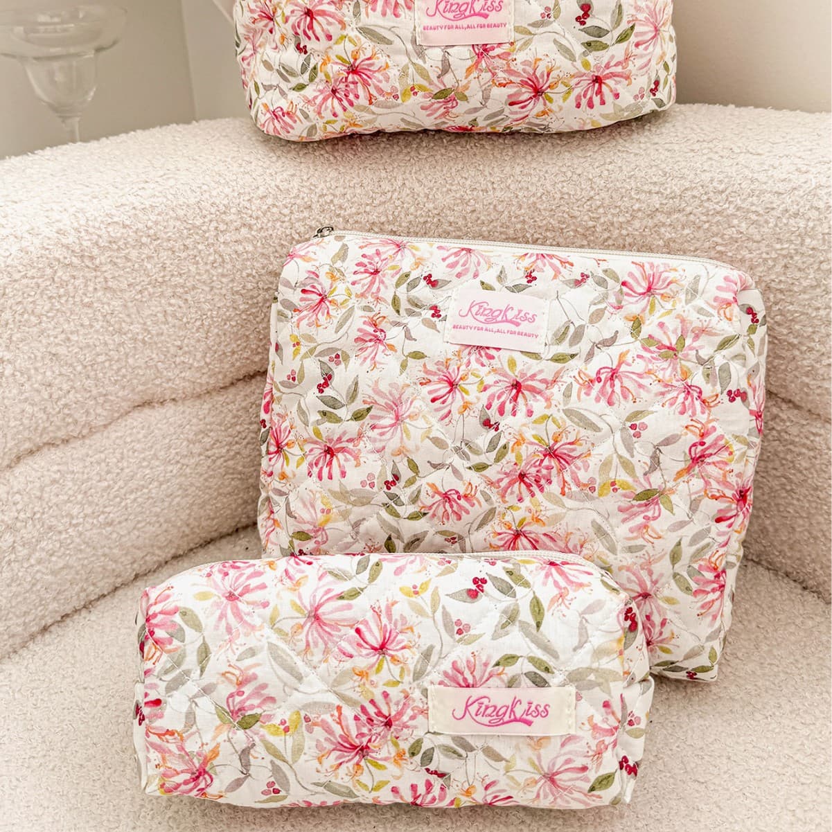 Cotton bag cross-border new quilted flower large capacity hand-enhanced cosmetic bag portable storage travel bag