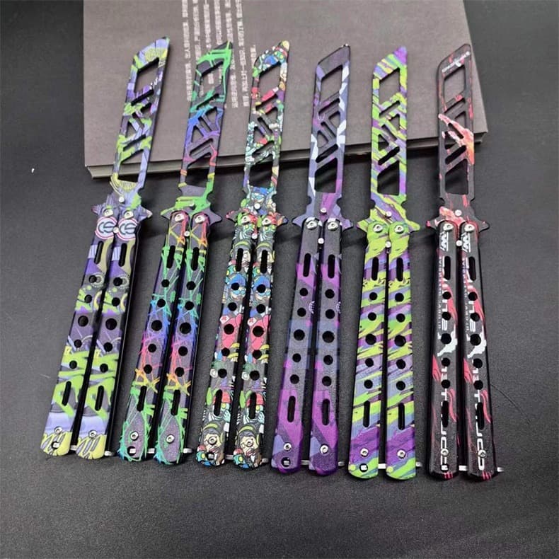 Factory Direct Supply CSGO Butterfly Knife Flipping Unsharpened Multi-Function Outdoor Folding Knife Practice Knife