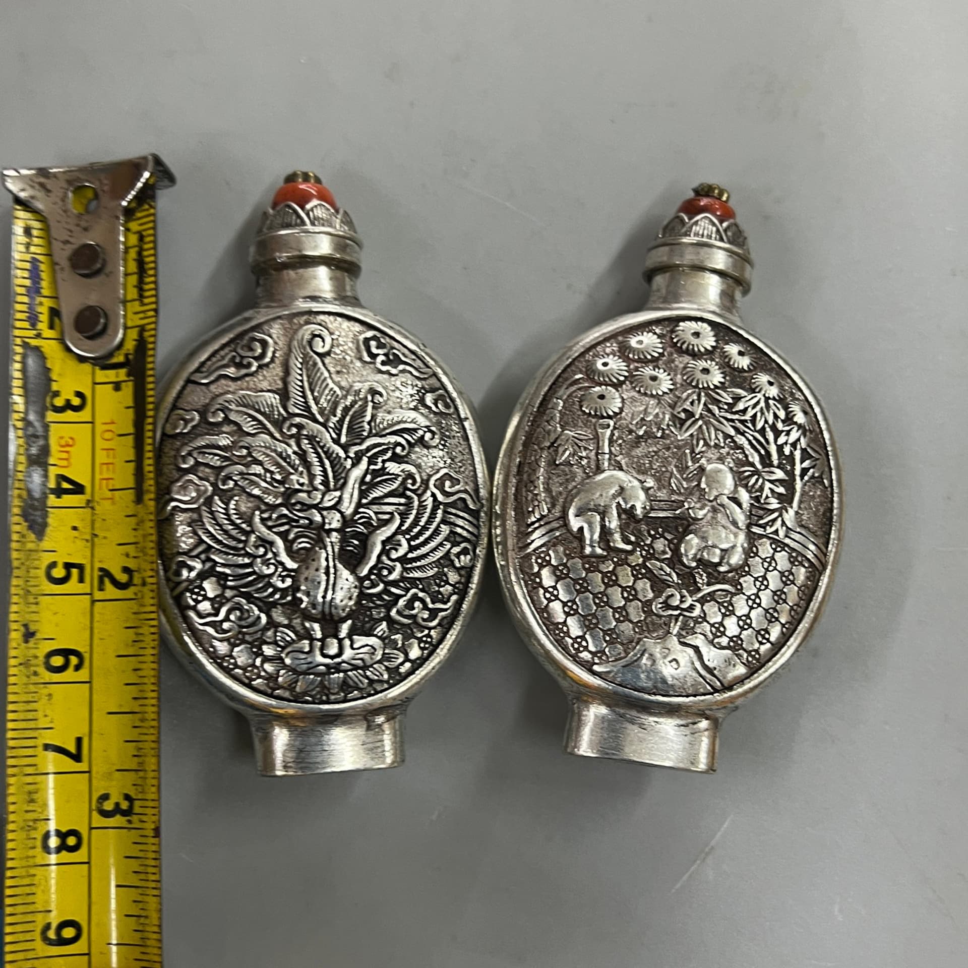 Factory wholesale white copper silver-plated snuff bottle with spoon, antique-style hand-held piece, craft ornament, cultural creative old item