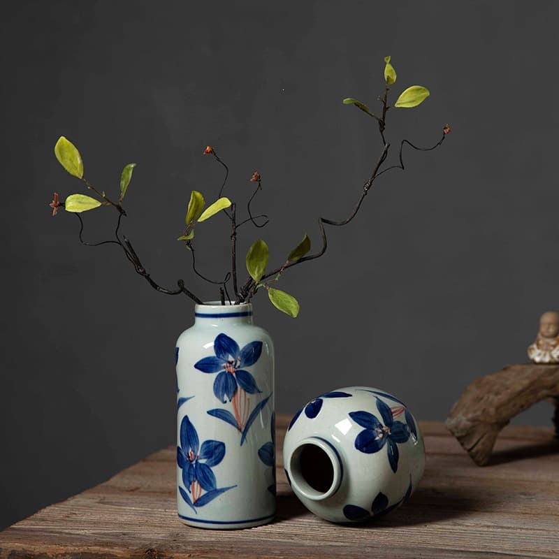 Hand-painted blue and white ceramic vase mini tea table new Chinese style Jingdezhen handmade flower arrangement flower vessel hydroponic creative decoration