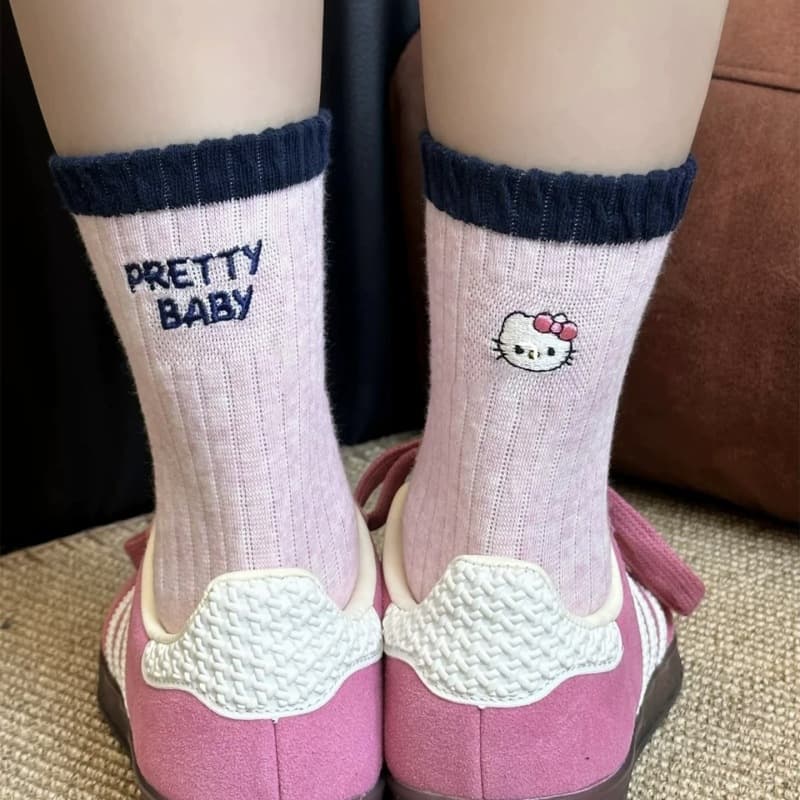 Korean-style Hello Kitty socks for women, Japanese cartoon AB embroidered color-block cat letter mid-calf socks, niche sweet stackable socks.
