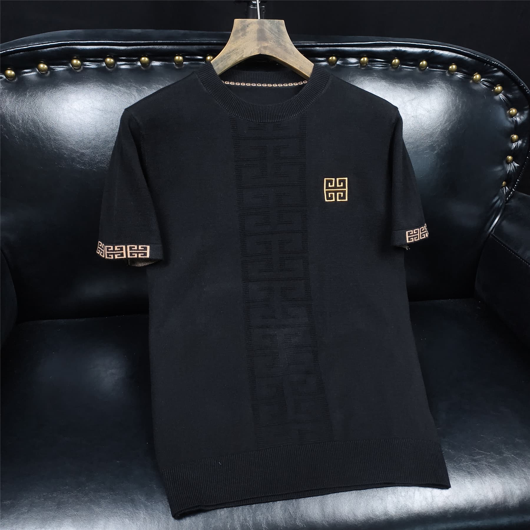 Men's Short-Sleeve Wool Sweater for Fall/Winter 2025, Slim-Fit Knit Top, Round Neck Pullover Base Layer