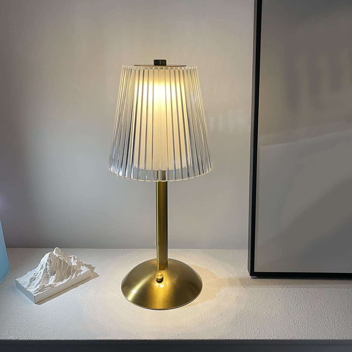 Crystal Table Lamp Bedroom Nightstand Light Luxury Ambient Lamp Rechargeable Night Light Vintage Style Desk Lamp for Master Bedroom