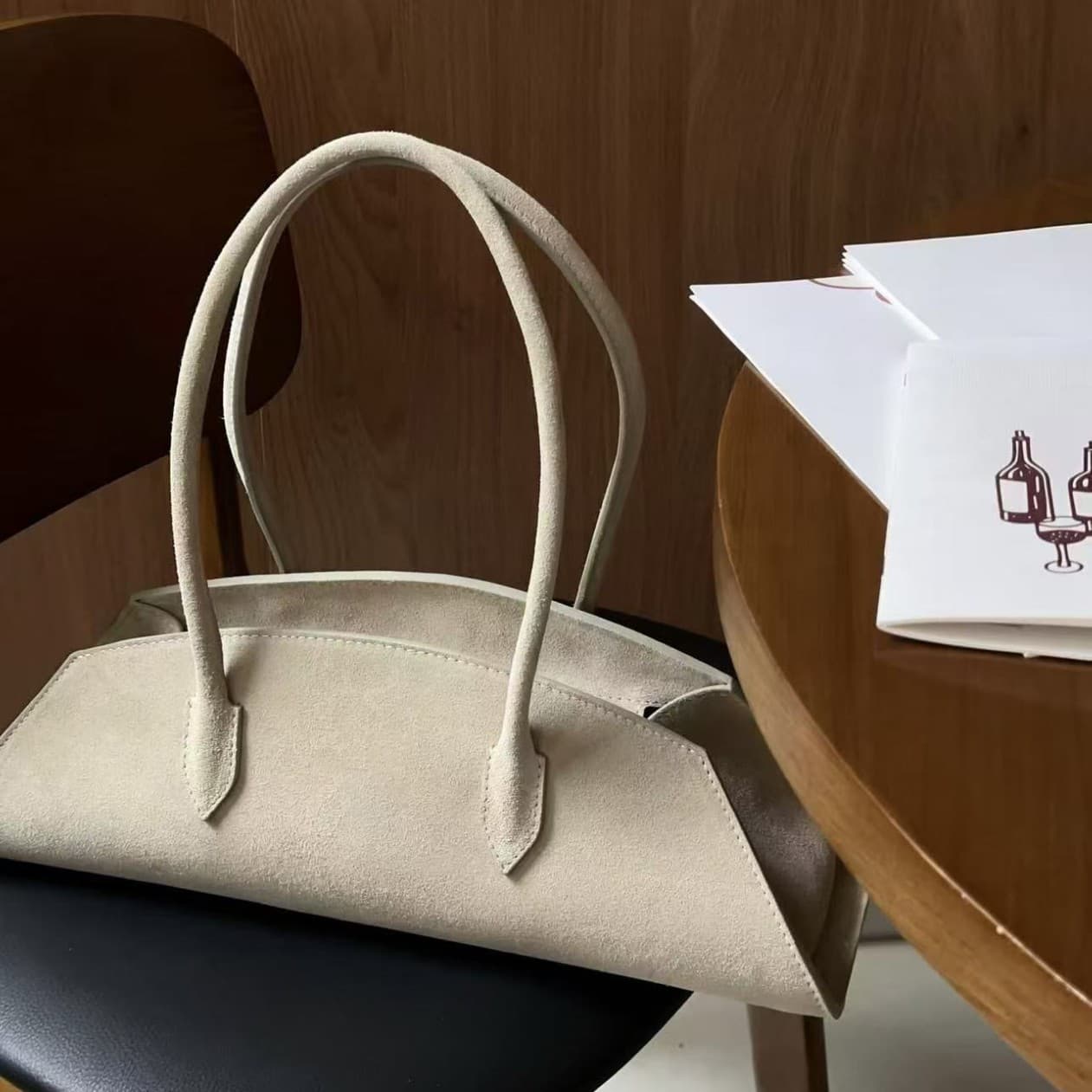 Cross-border new niche baguette bag, French sausage bag, retro leather shoulder bag, commuter suede armpit bag, light luxury
