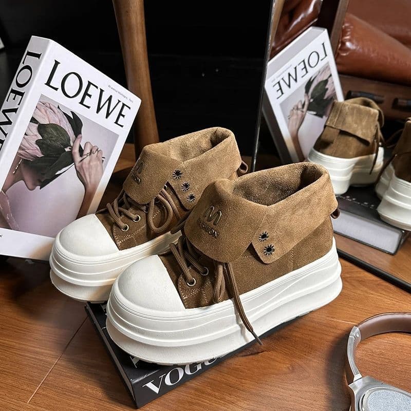 2025 Retro High-Top Single Shoes with Platform Collar Height Increase, Women's Martin Boots, Petite-Friendly Suede New Casual Lace-Up