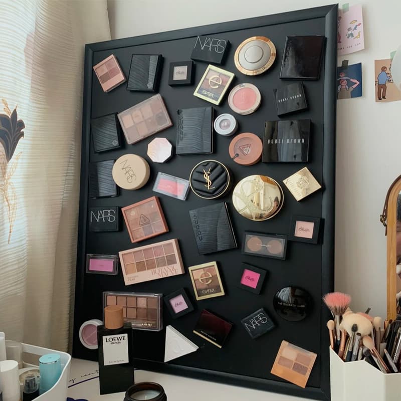 Magnetic chalkboard cosmetic storage chalkboard wall, magnetic chalkboard wall, refrigerator magnet display board rack, storage rack, makeup wall
