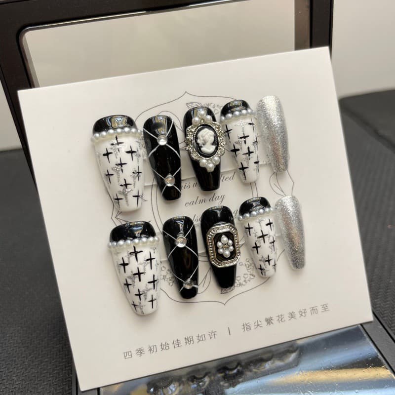 [Handmade Press-On Nails] Black Sweet & Cool Edgy Girl Style Nails Black Bow Pre-Made Nail Tips