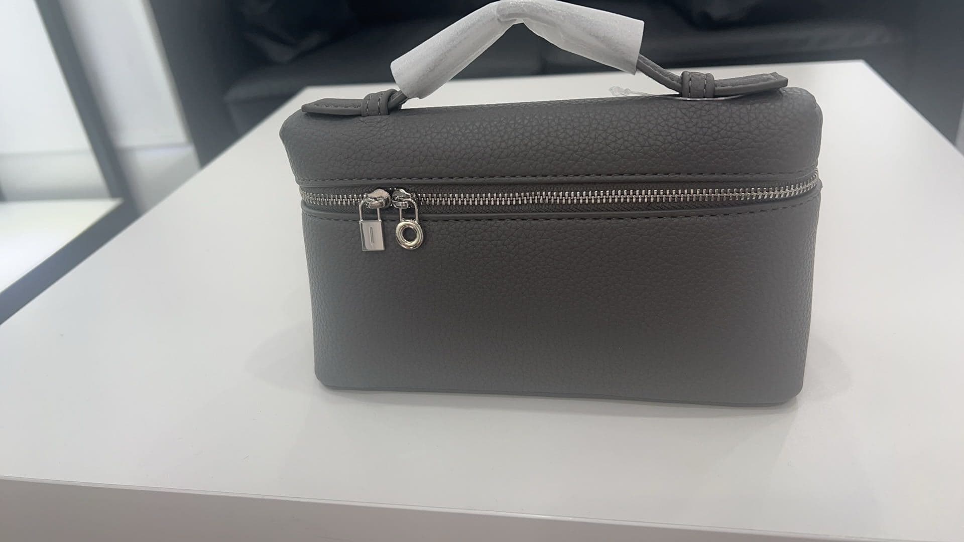 Cross-border LP19 Lunch Box Bag Gigi Same Style Genuine Leather Women's Bag Minimalist Shoulder Crossbody Box Bag Niche Elegant Women's Handbag