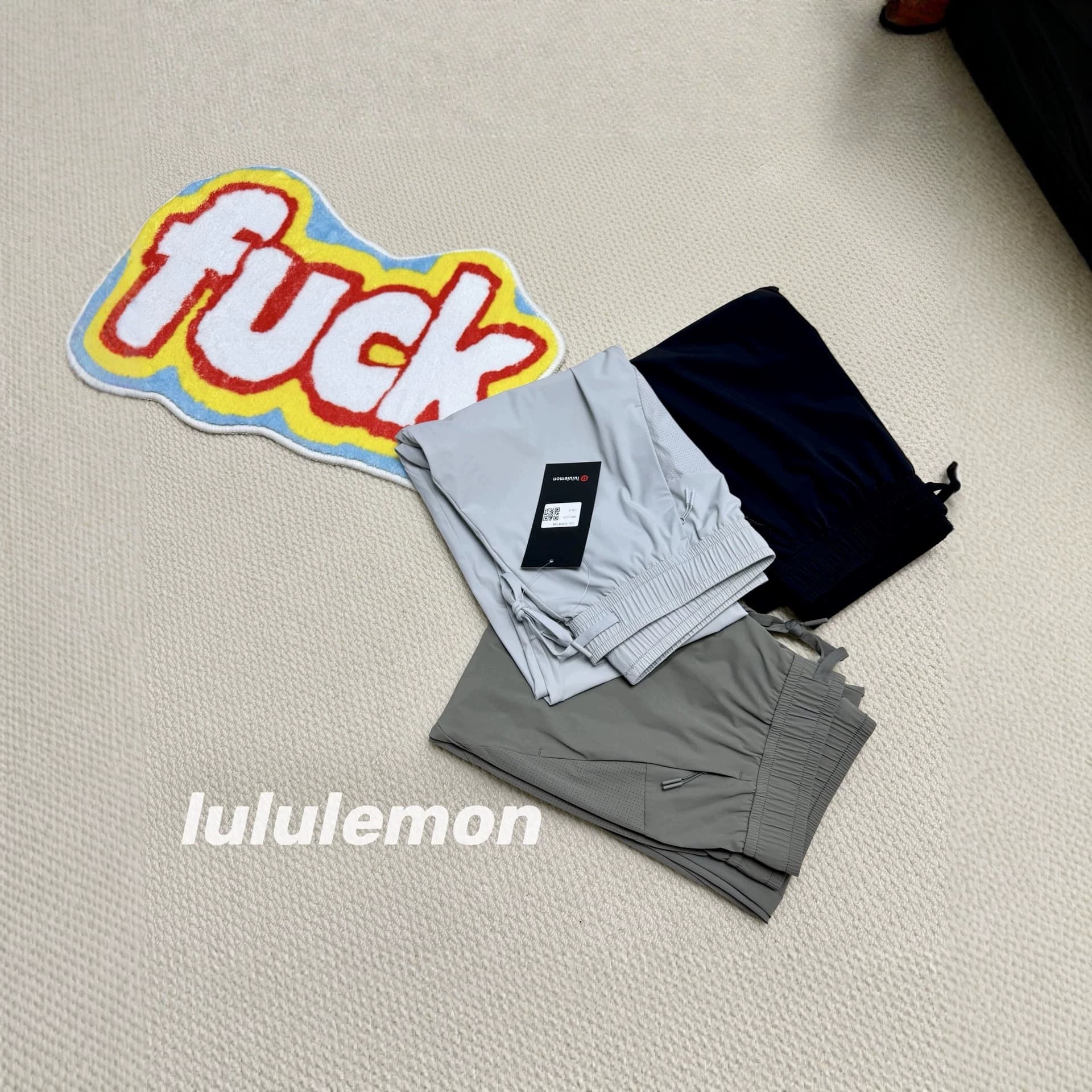 Men's summer slim and thin laser-punched casual trousers are skin-friendly, breathable, moisture-absorbent and quick-drying
