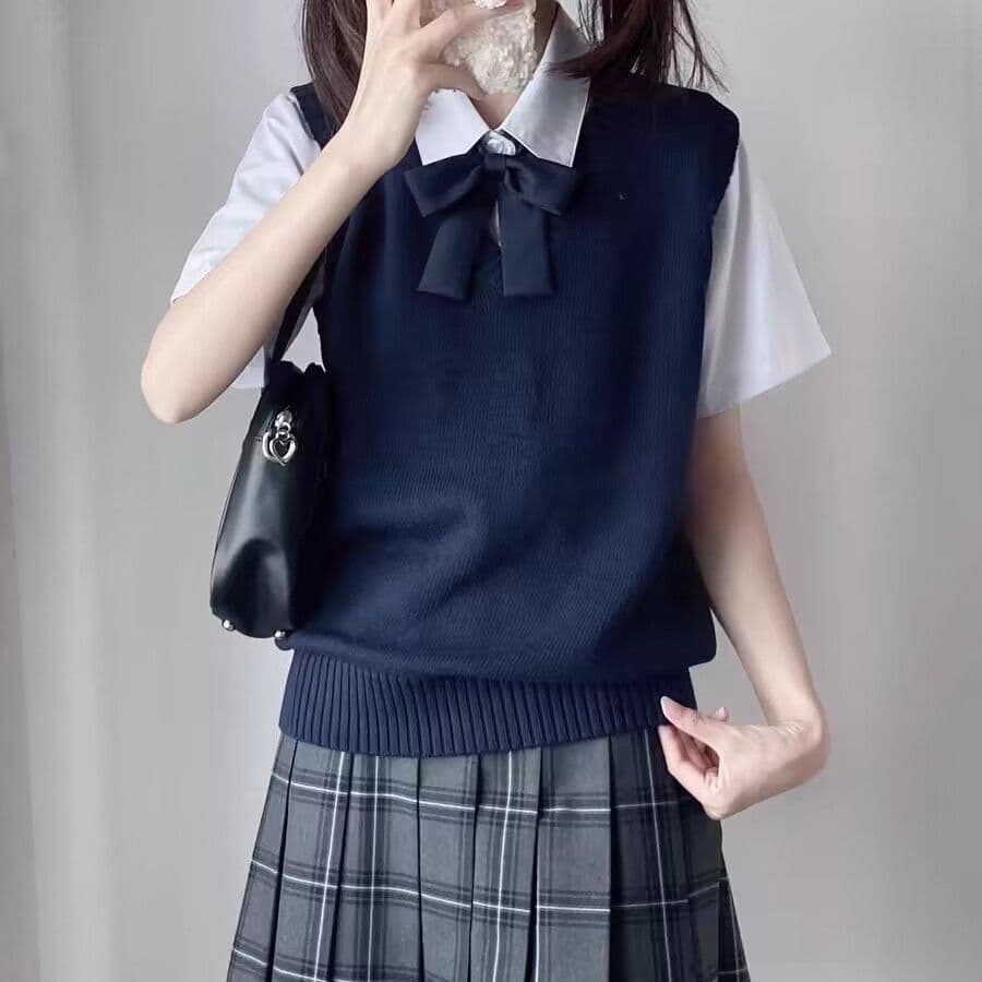 Basic JK style pullover sweater V-neck vest top layered vest versatile vest preppy style knitted vest