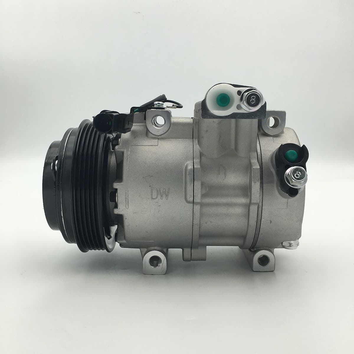 Suitable for Hyundai Accent 1.6 07-11 car air conditioning compressor 977011J050 8FK351272