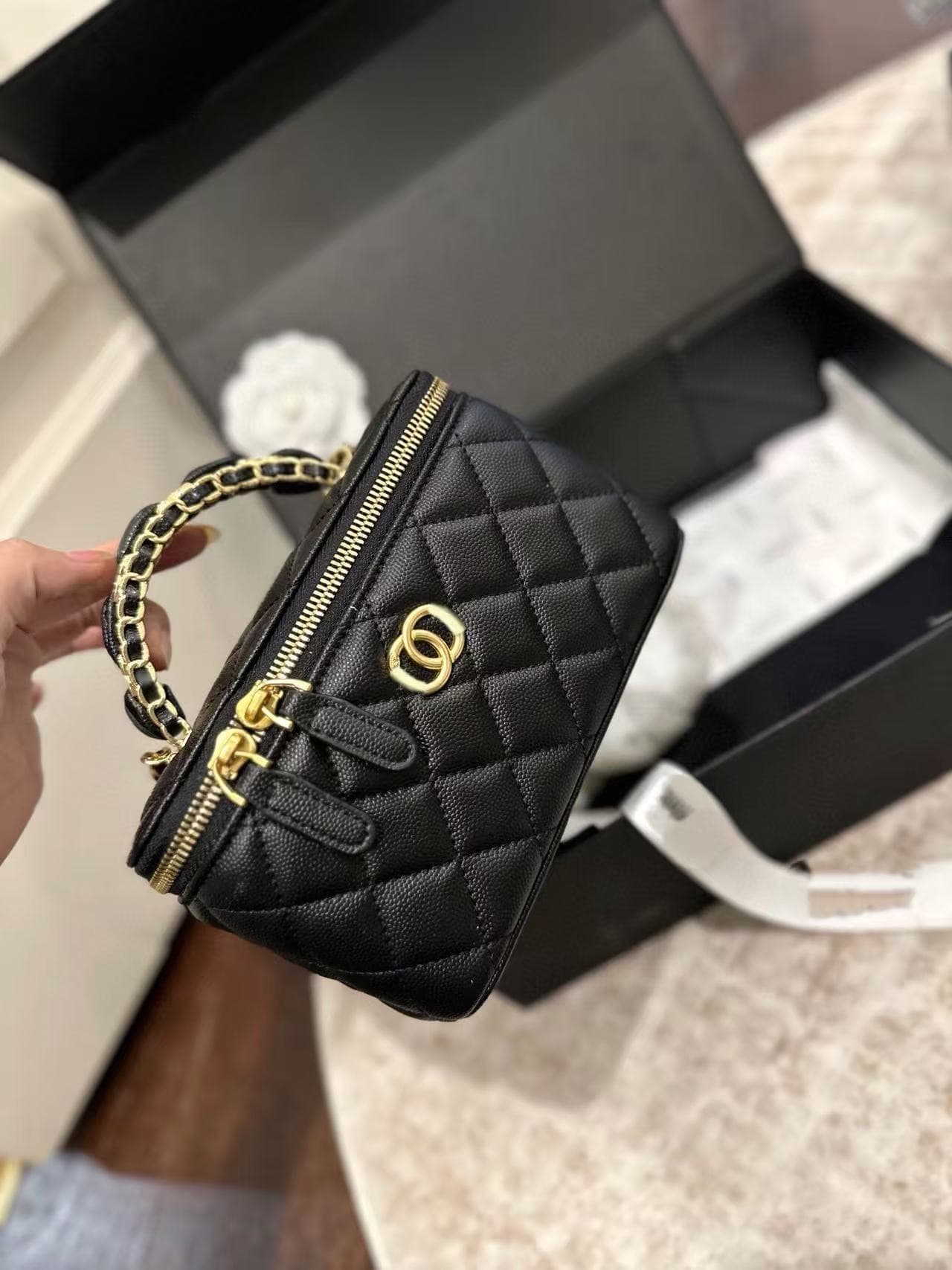 Xiaoxiangjia Early Spring Makeup Bag, Diamond Quilted Armpit Chain Shoulder Crossbody Box Bag for Women, Mini