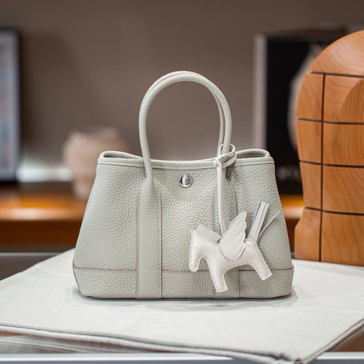 2025 New Women's Handbag Tote Bag Handheld Mini Garden Bag Neo Garden 23 Bucket Bag Premium Feel