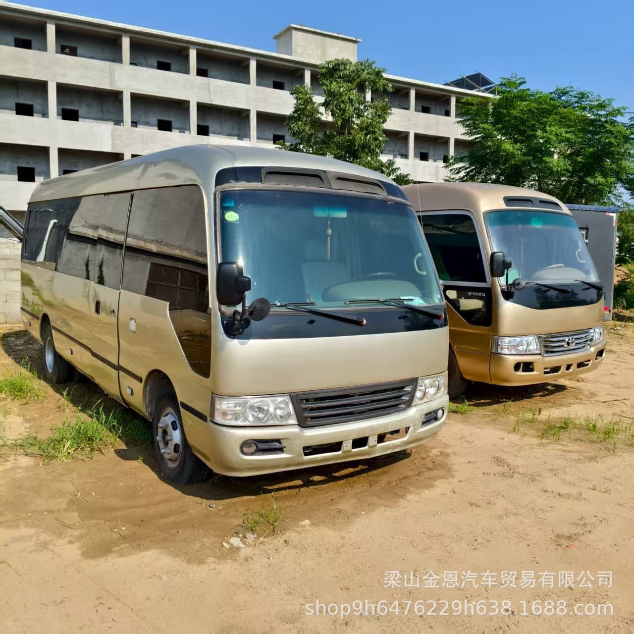 Export used refurbished medium-sized 19-seater bus, small to medium Toyota 20-seater Coaster minibus