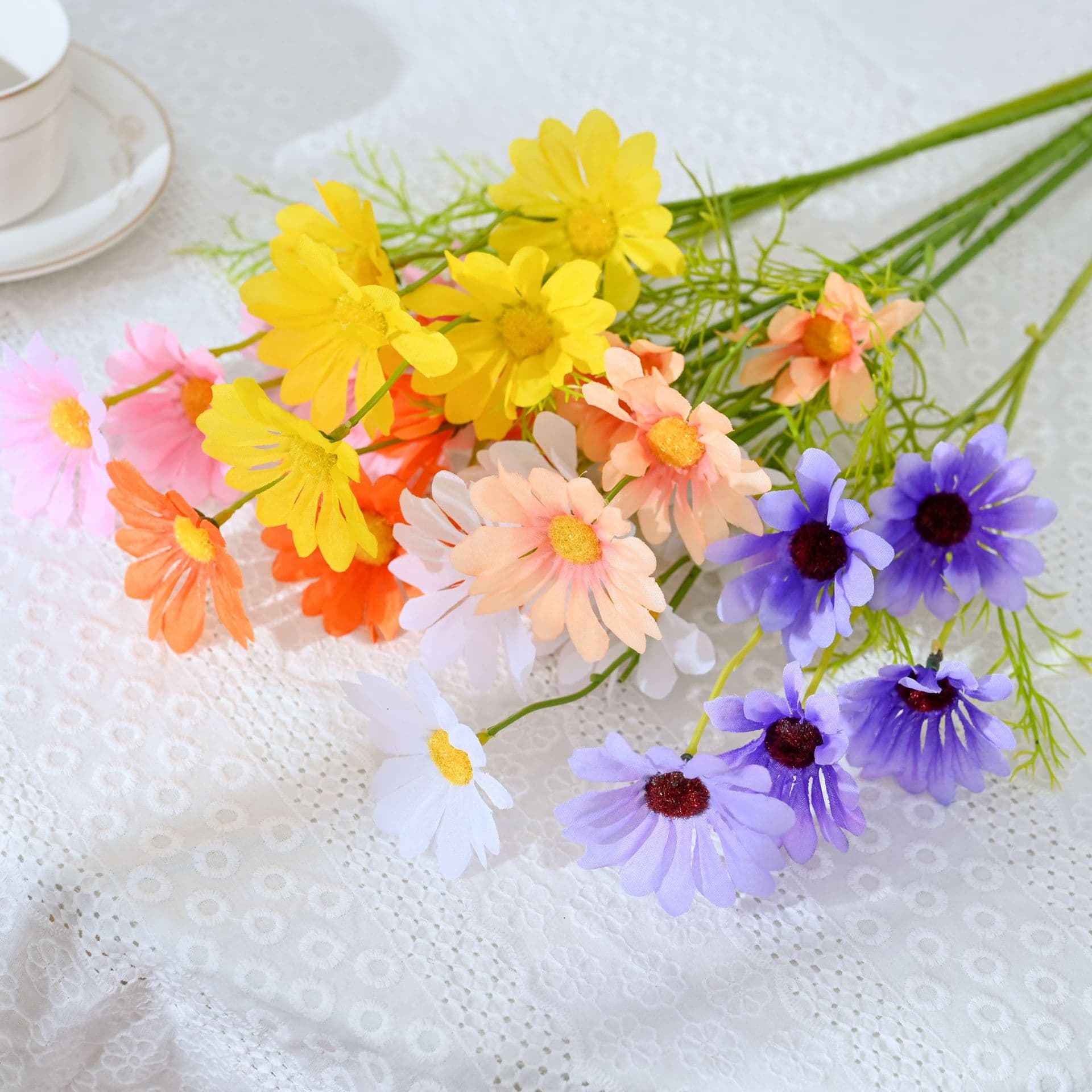 Artificial Chamomile 5-Head Small Daisy Fake Flowers Wholesale, Engineering Gardening Home Decoration Floral Arrangement Cross-Border Stock