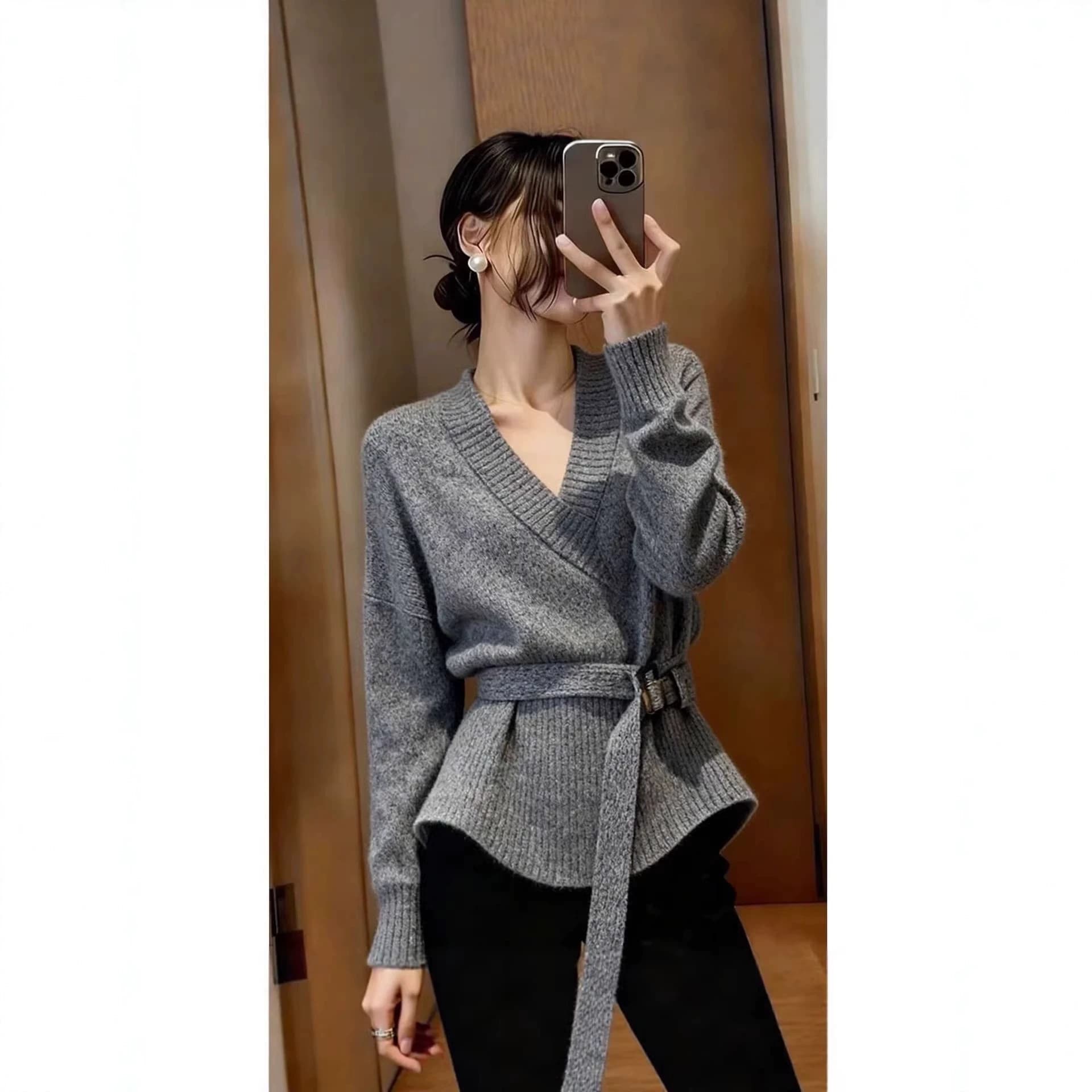 Korean style solid color v-neck long-sleeved sweater for women in autumn and winter loose lazy waist sweater with bottoming top