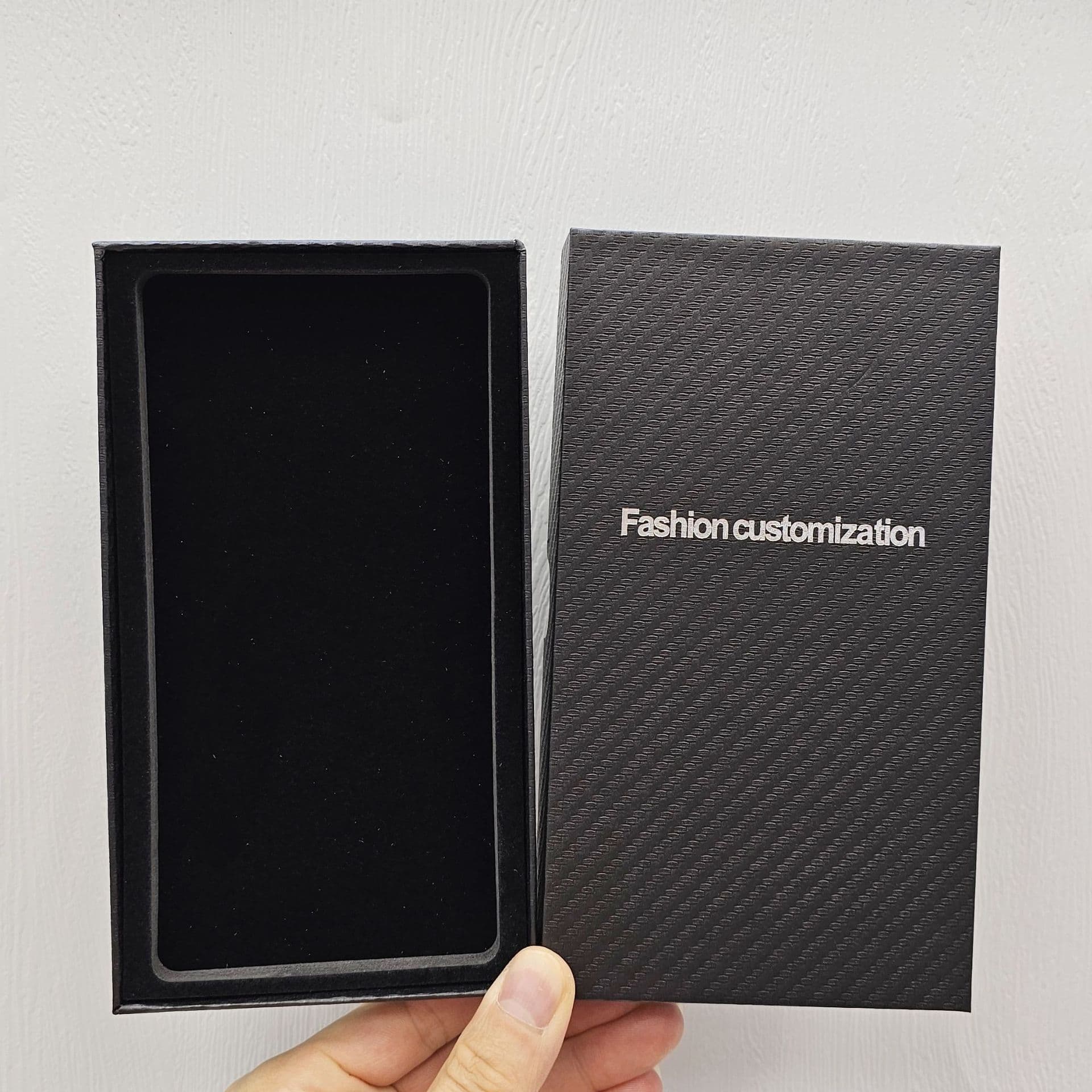 Premium Phone Case Packaging Box Carbon Fiber Phone Case Top and Bottom Lid High-End Packaging Compression Resistant Kevlar Texture