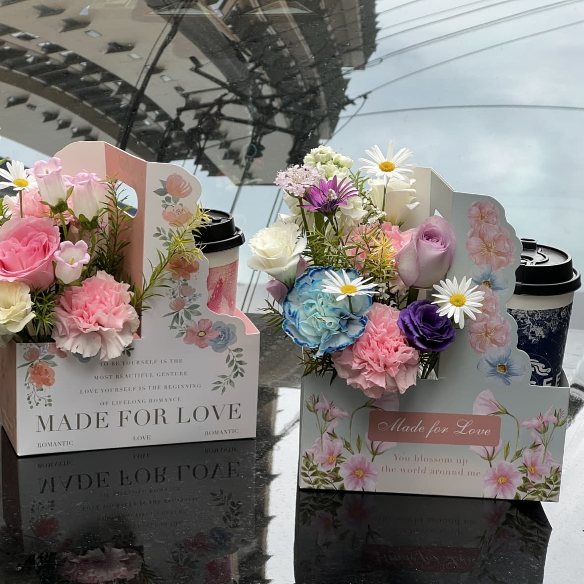 Paper Material Handheld Flower Box Milk Tea Floral Art Packaging Gift Box DIY Flower Arrangement Basket for Fresh Flowers