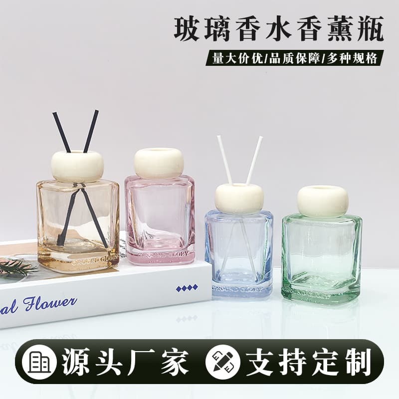 Factory Direct 100ML Rounded Square Aromatherapy Bottle, Essential Oil Diffuser Glass Bottle Decoration, Spray Color and Silk Screen Available