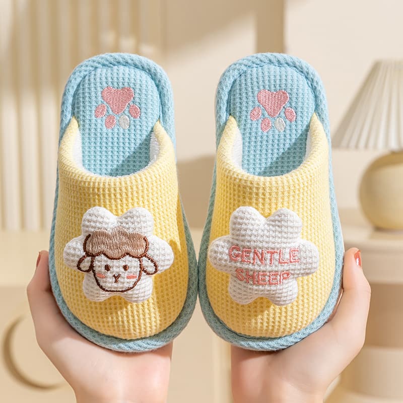 Cute indoor non-slip cotton slippers for girls, princess style, autumn and winter, and bunny slippers for boys.