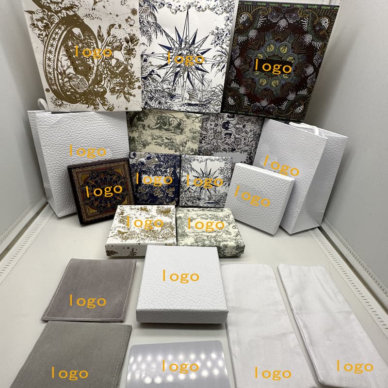 Dior-style New Butterfly Hexagram Painted Gift Box D-brand Gold Foil Gift Box Universal Complete Packaging Box for Necklaces