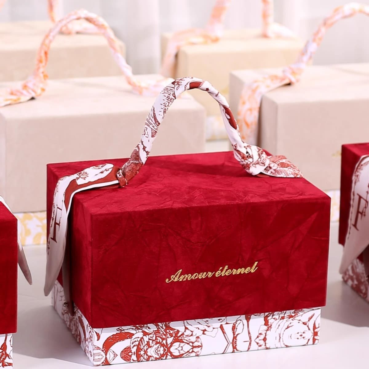 High-end rectangular wedding favor and candy box, custom-made as a floral gift packaging box.