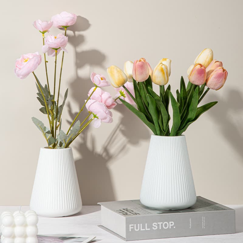 Factory Direct Plastic Vase Nordic Ins Style Artificial Flower White Plain Bottle Decoration Blow Molded Water Retaining Sticker