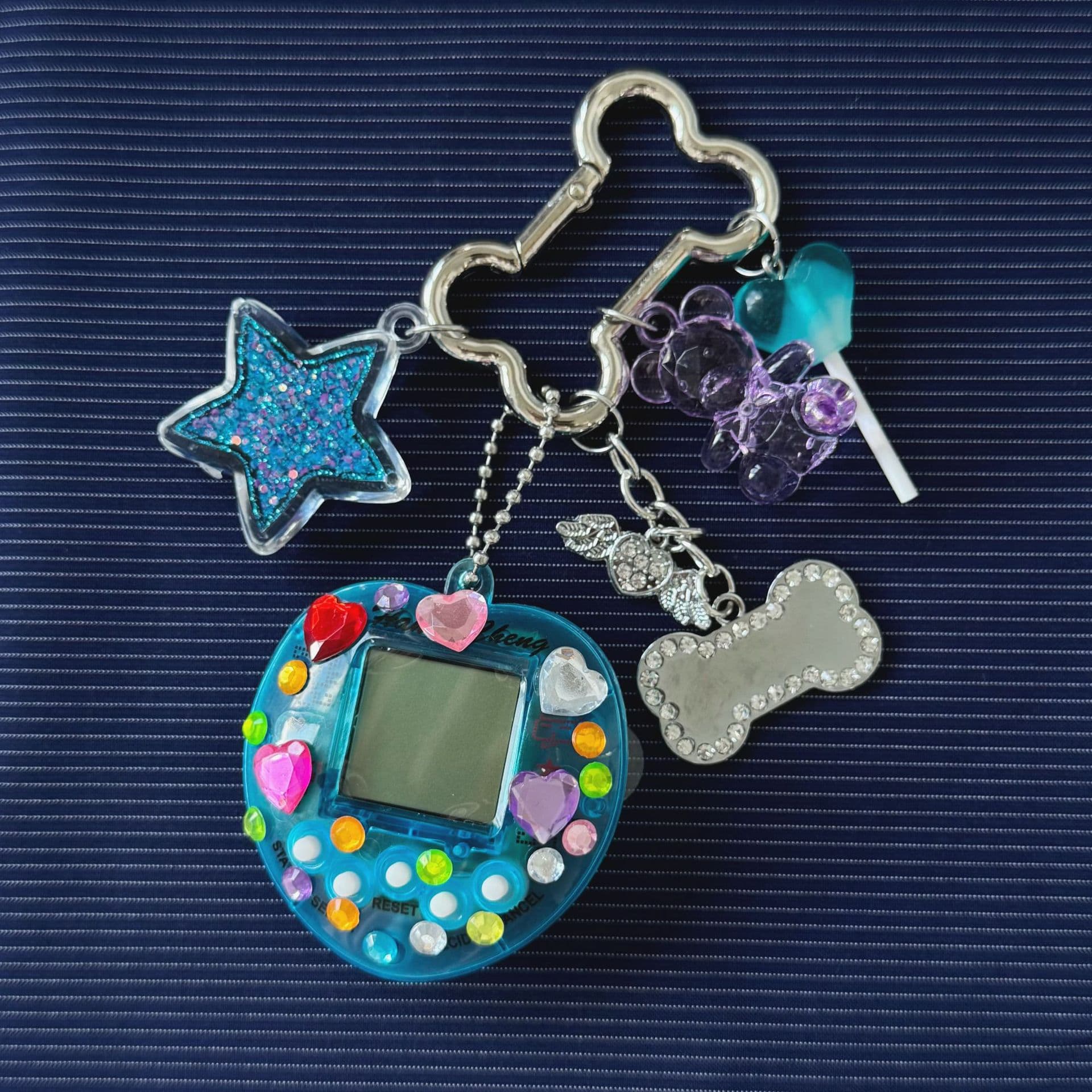 Cross-border Electronic Pet Feeding Game Mini Digital Pet Machine Retro Toy Pendant Keychain Wholesale for Export