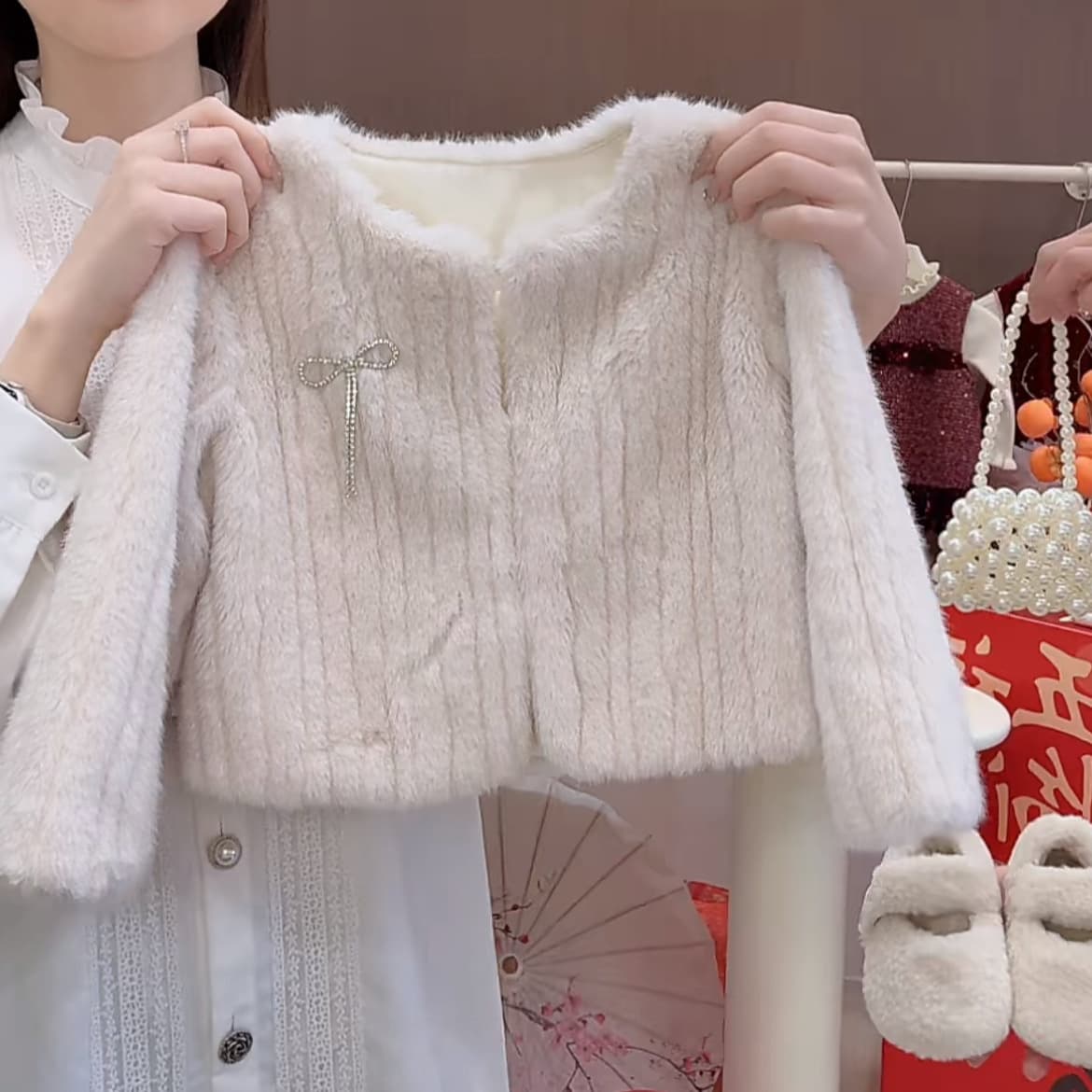 [Le'en Baby] Girls' Winter New Year Outfit Apricot Fleece-Lined Jacket Gray Sequin Skirt Set