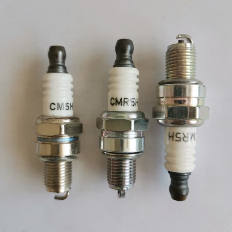 CMR5H GX35 4-Stroke Brush Cutter Accessory Spark Plug Hedge Trimmer 140 Spark Plug Grass Trimmer Spark Plug